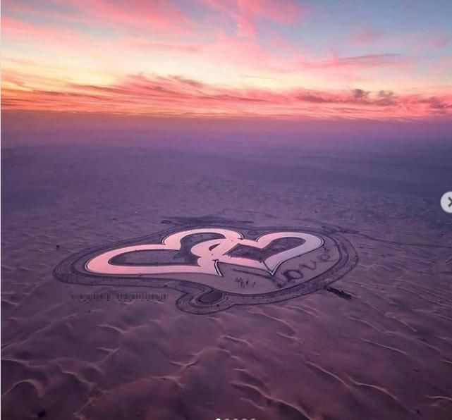 迪拜又造出沙漠奇观——爱之湖，成为新的浪漫旅游圣地