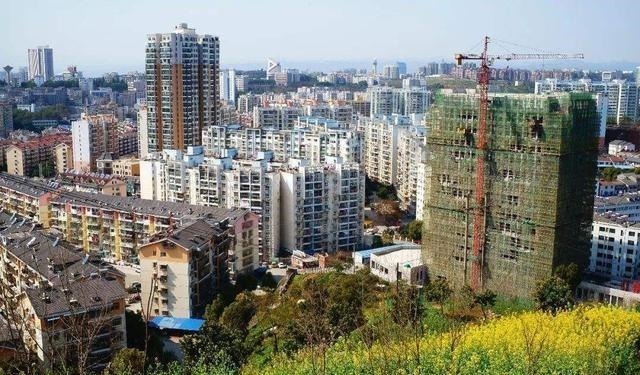 高档小区|宁愿选南北不通透的小户型,也劝你选择高档小区,一条就足以说服