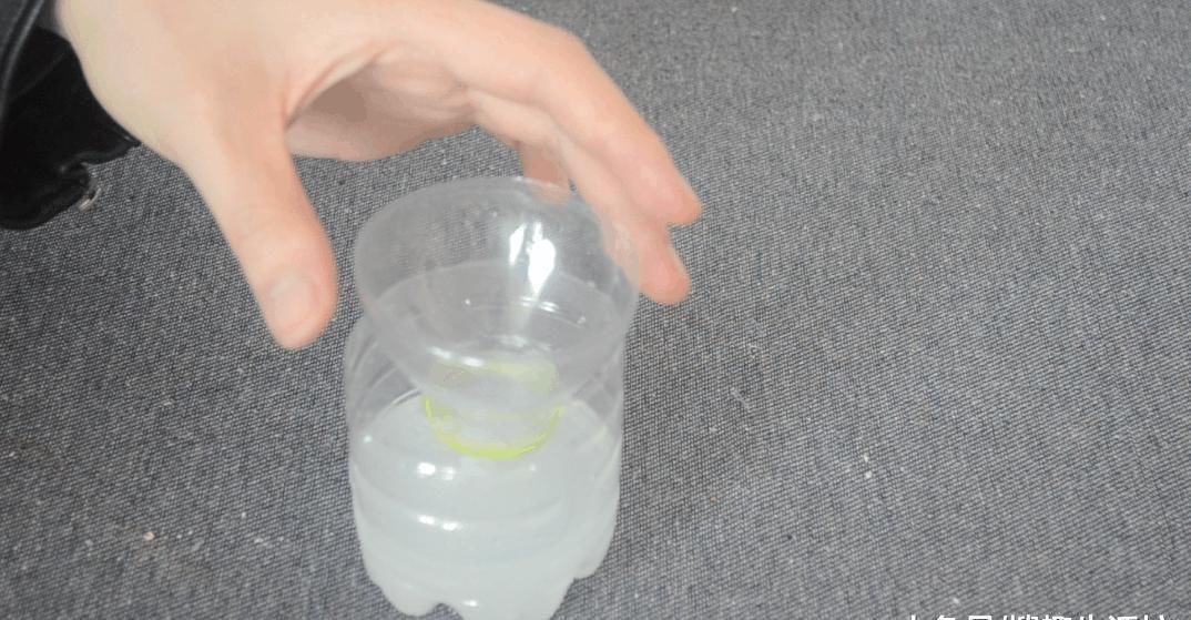 为什么要在家里放瓶花露水, 看完就明白了, 能解决家家户户的烦恼