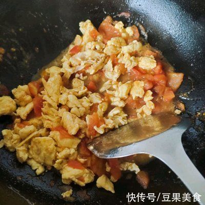番茄|#不容错过的鲜美滋味#滑嫩鲜香的西红柿炒蛋