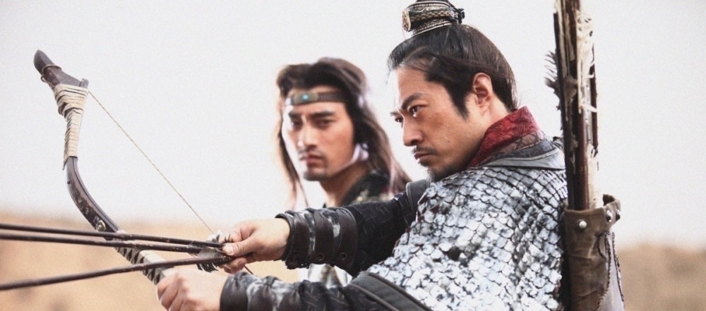 栾廷玉@水浒传中,此人虽是地煞却能战平一位五虎将,其实他沾了林冲的光