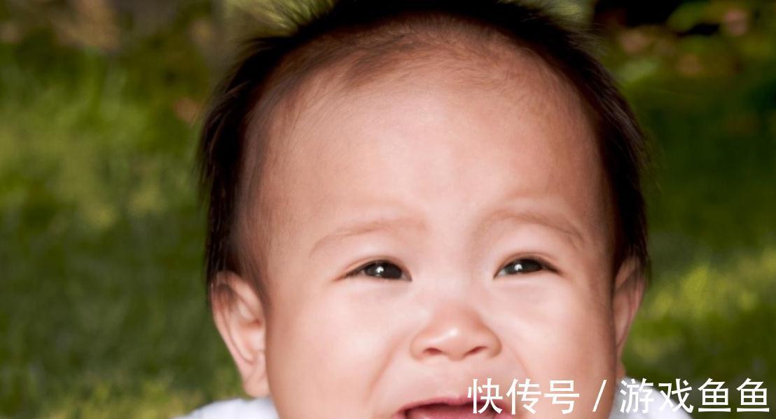 道德观|小婴儿天生具备道德观?别小瞧娃的4个行为,要好好守护他