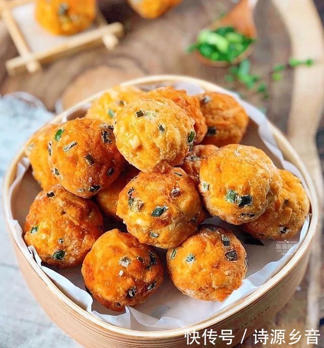  冰箱|冰箱里的剩馒头，换个花样做，外酥里嫩，个个金黄，简直好吃上天