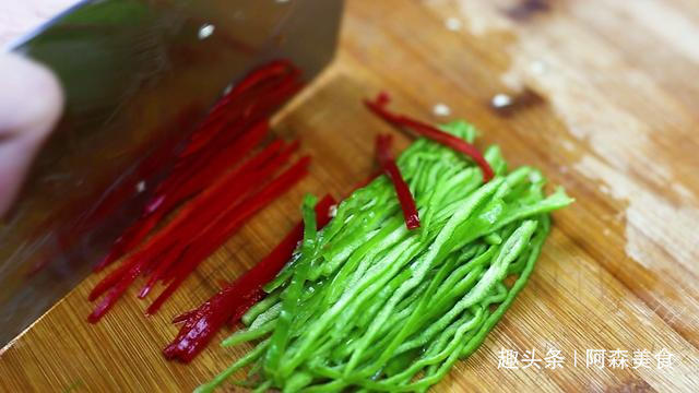 饭店的凉拌土豆丝为啥那么好吃技巧全在这，爽脆入味，一学就会