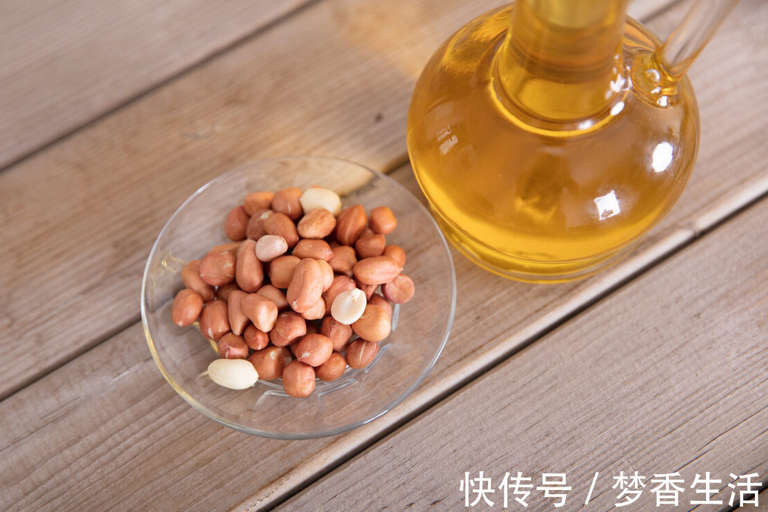嘎嘣脆|炸花生米，直接下锅是不对的，掌握3个窍门，粒粒鲜香嘎嘣脆