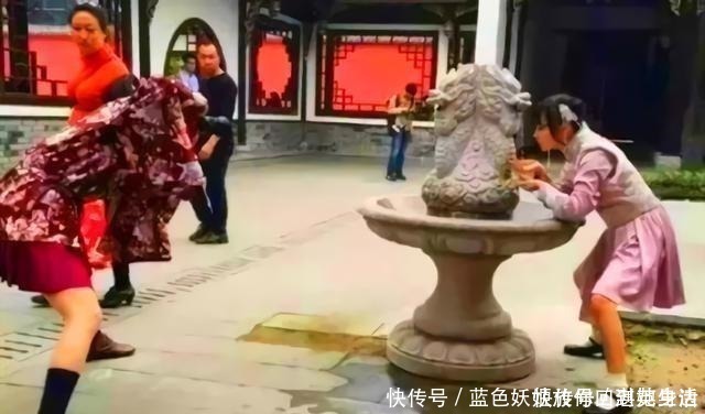 场面|绝美COS照的背后竟都是这种模样,镜头拉远后的场面太搞笑了