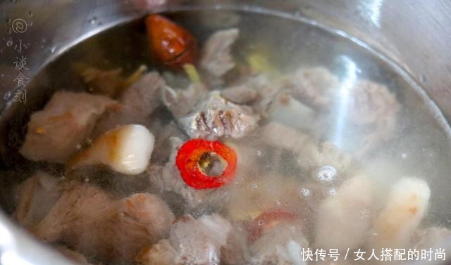 冬天炖羊肉,牢记正确做法“3放2不放”,汤鲜肉烂,不膻也不柴