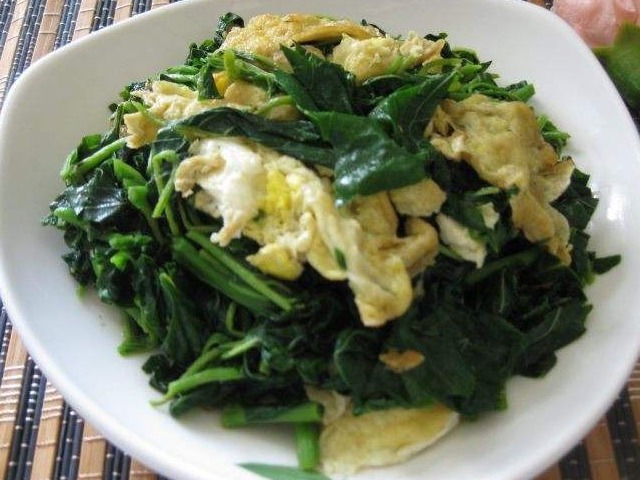 此菜就是藏在路边的“补血剂”，每天吃一小把，越吃皮肤越细腻