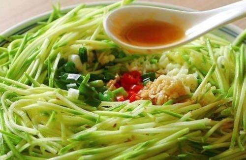 做凉拌菜，最忌直接加生抽牢记“6个1”，拌什么菜都好吃