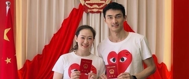 方颖超|女排名将米杨退役当教练,嫁男排2米帅哥方颖超当后妈超级幸福