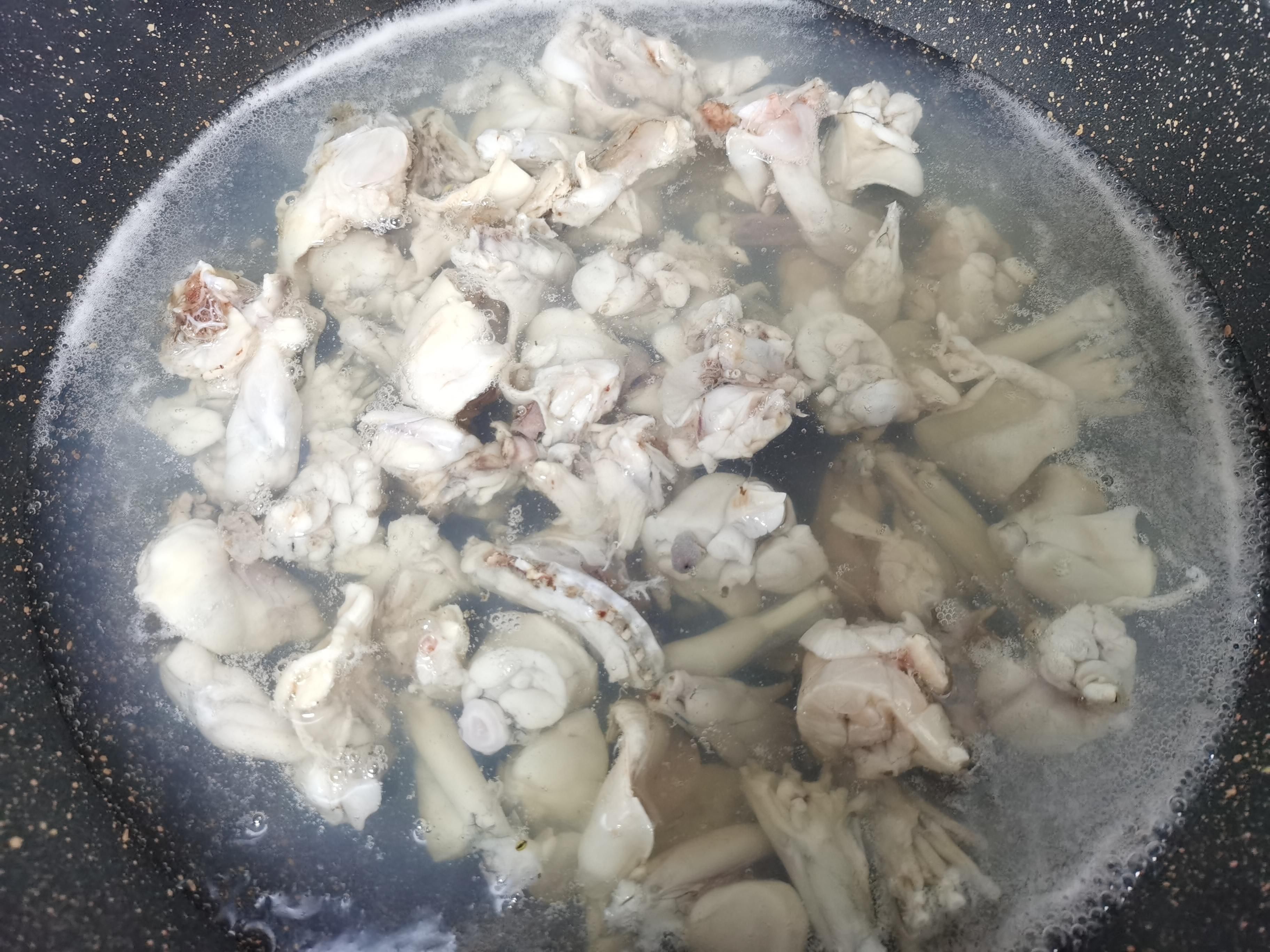 牛蛙|天热，吃此菜比猪肉牛肉过瘾，香辣爽滑不长膘，下酒下饭都超赞