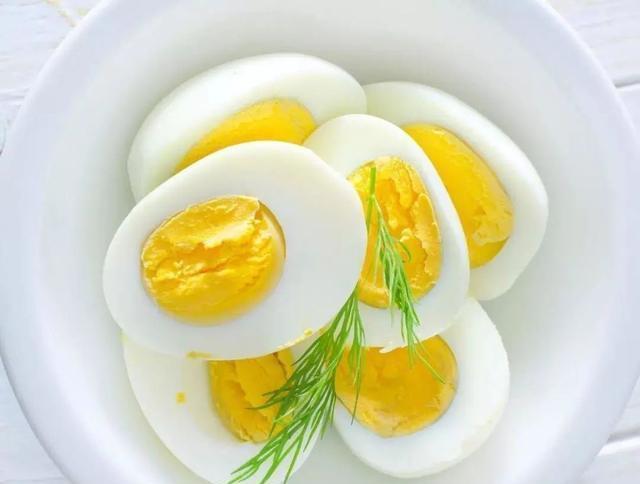 鸡蛋|每天都吃一个鸡蛋的人，提醒：尽量注意这5点，别大意了