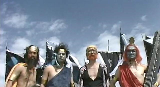 哪吒站在风火轮上,任张桂芳用妖法叫破了喉咙,也无用