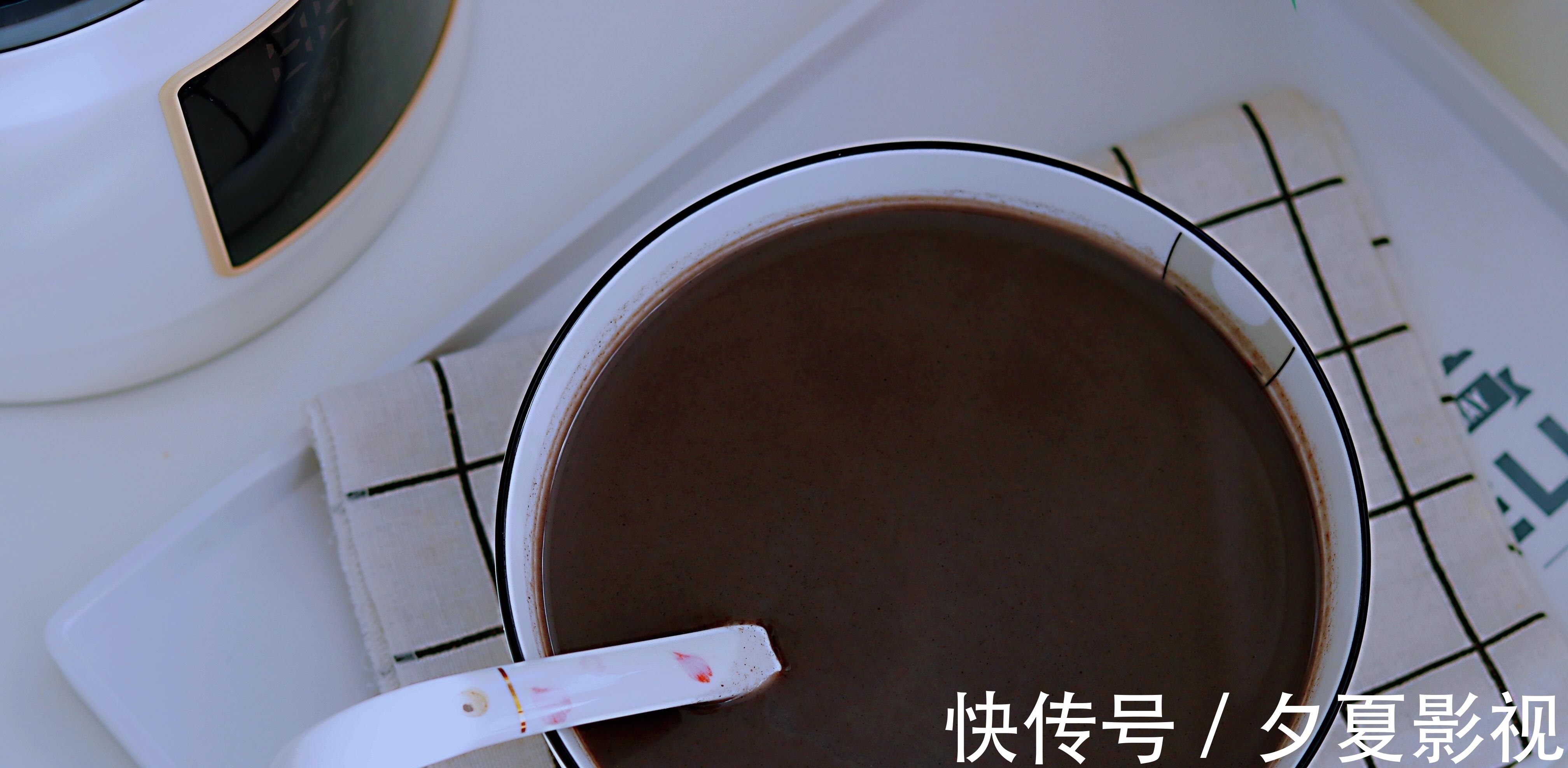 冬季，吃黑芝麻有什么用，教你简单做法，营养美味，看完涨知识了