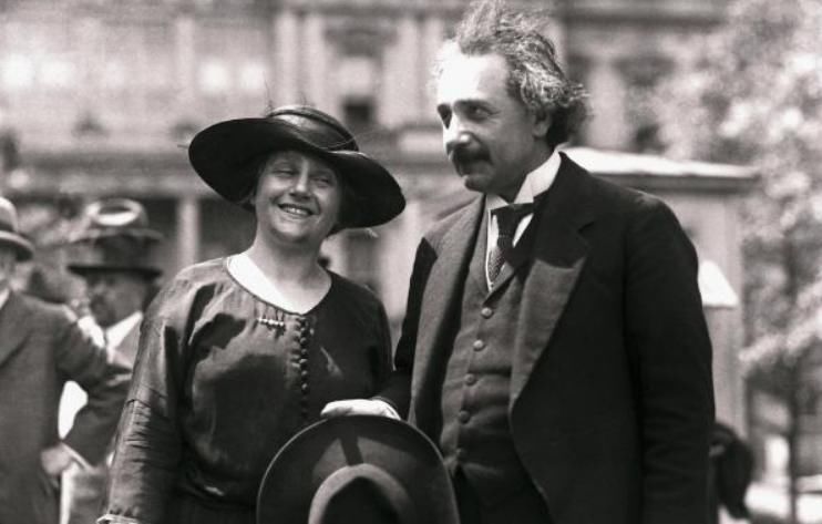 爱因斯坦临终前说了2句话,护士却听错了意思,最后大脑被偷走