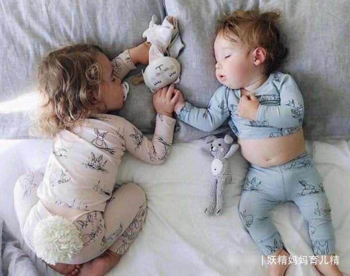 体操冠军|如果宝宝睡姿也分级?这些“高难度”动作,体操冠军也做不到