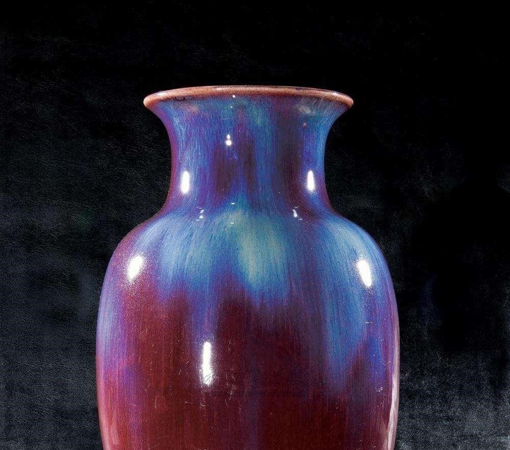 烧制$儿子最爱瓷瓶标价200, 大妈觉得20都不值, 专家估价后大妈差点晕倒!