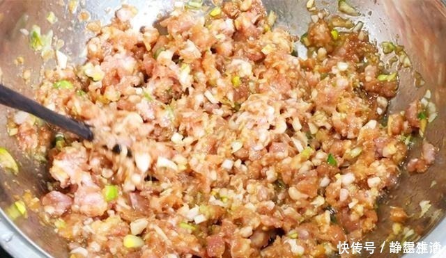 芹菜饺子|用它包饺子，比白菜韭菜鲜，再贵也要吃，我家一周吃4次，太香了！