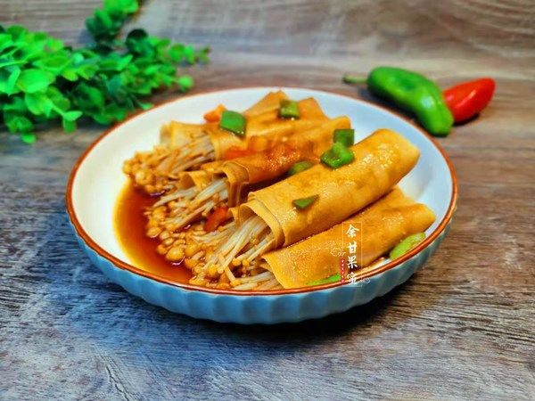  下饭|用这食材烧豆皮，比加肉还抢手，味美下饭，烧一烧上桌，光盘了