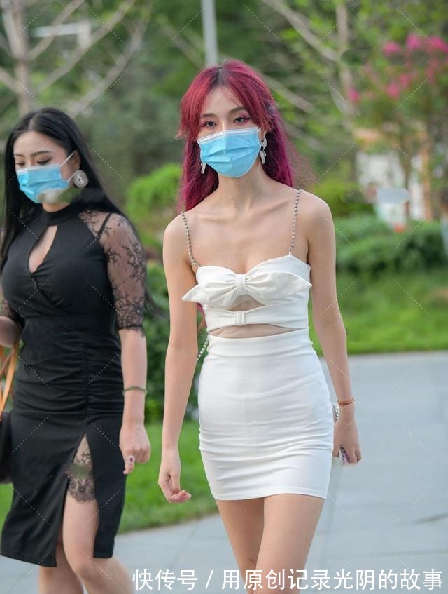 高跟鞋 白色套装裙,款式清新大气,链条肩带独特又时尚!