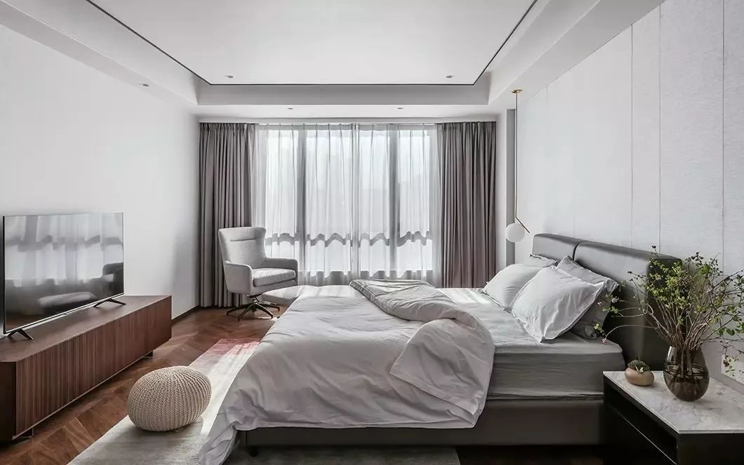 空间|262㎡现代简约大平层，简洁纯粹的空间，生活从容自然