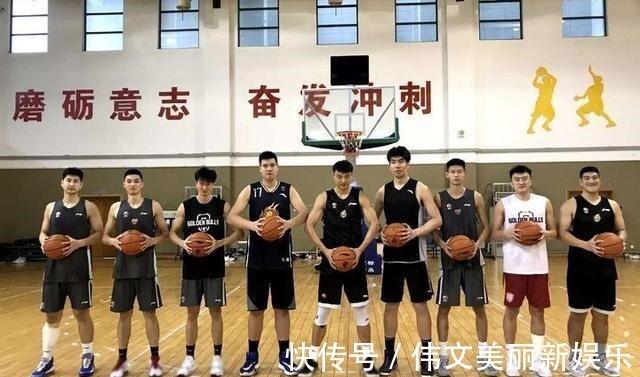 中国男篮大将住院治疗，杜锋爱徒离队，CBA争冠起波澜