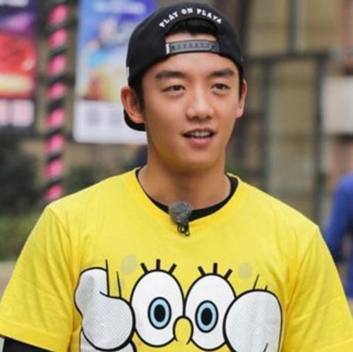 常駐嘉賓|跑男團成員都撕了多少名牌蔡徐坤2個,baby6個,看到第一太強了