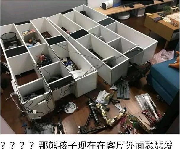 熊孩|出门拿个快递,手办就被熊孩毁了,孩子妈赔钱10块钱够吗