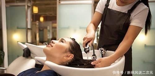 超市|为什么美发店使用的洗发水,超市基本买不到?说出来你也许不相信