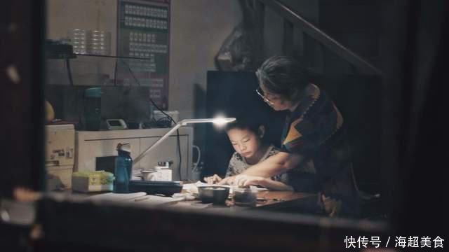 孩子|小学生作文得0分,妈妈想打娃,爸爸看卷子后:以后去德云社发展