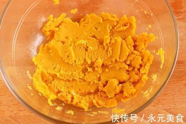 这才是南瓜最好吃的做法,甜咸可口,外酥里嫩,家人都夸太好吃了