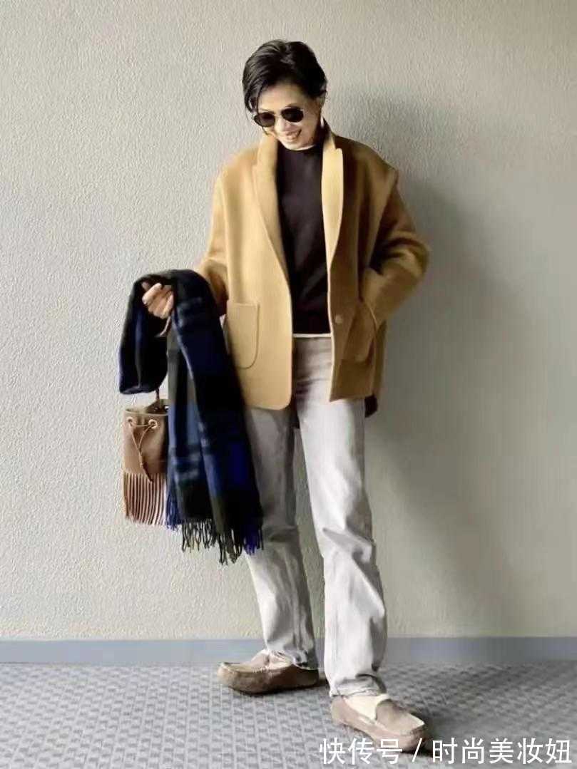 通身|这位奶奶个子虽小但会穿,60岁穿出30岁的模样,气质又洋气