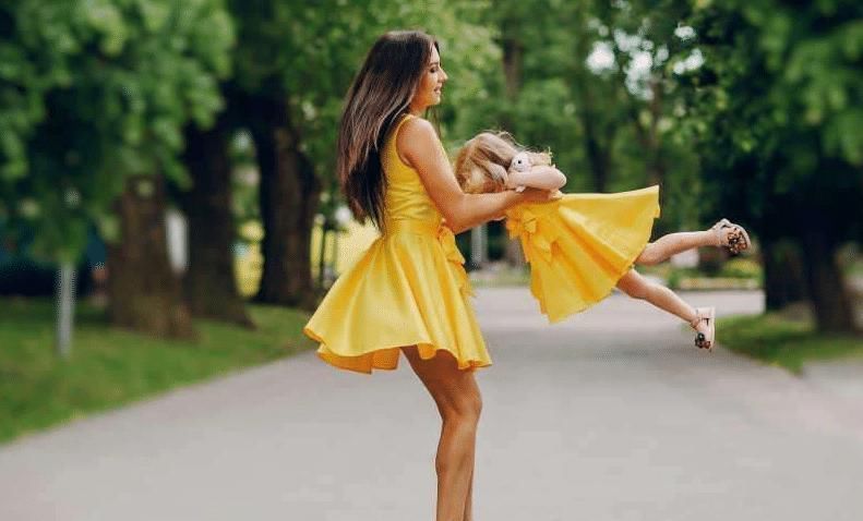 老人们|几种危险带娃的方式,都在“黑名单”,家长却很喜欢