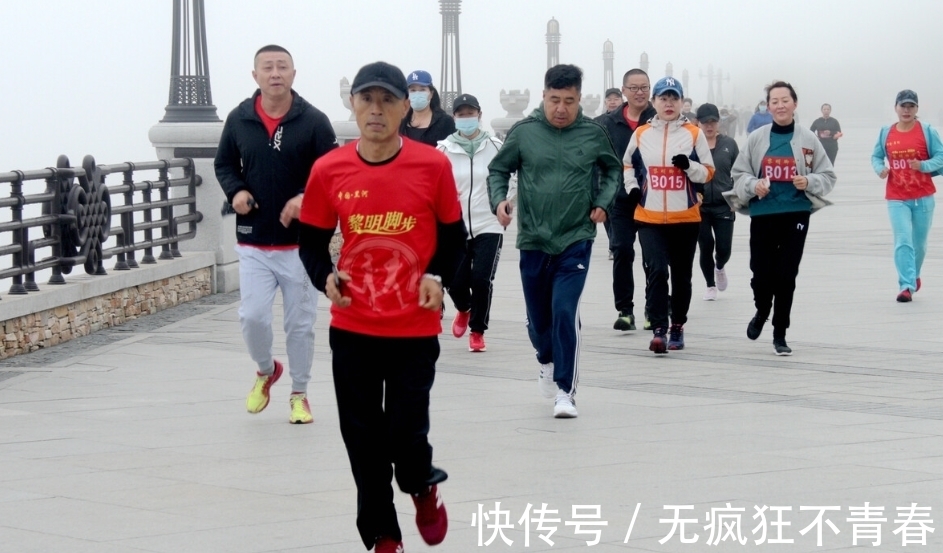 马拉松|耗时54年完成马拉松比赛!期间遇见自己另一半,结婚生下6个孩子