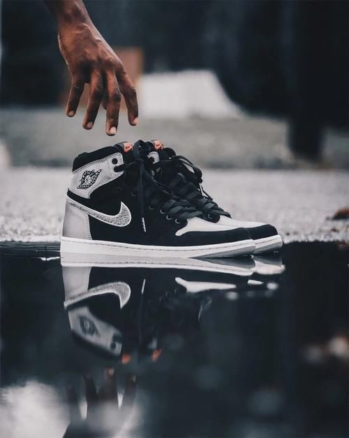 AJ 又和网红女神联名！这双 AJ1 细节太多了吧！