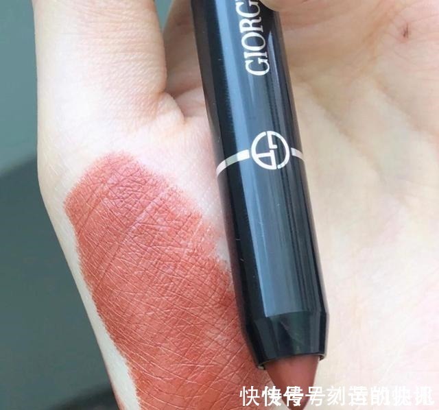 奶茶 今年偏“奶系”口红太火,大牌中就属这四只,显白又百搭!