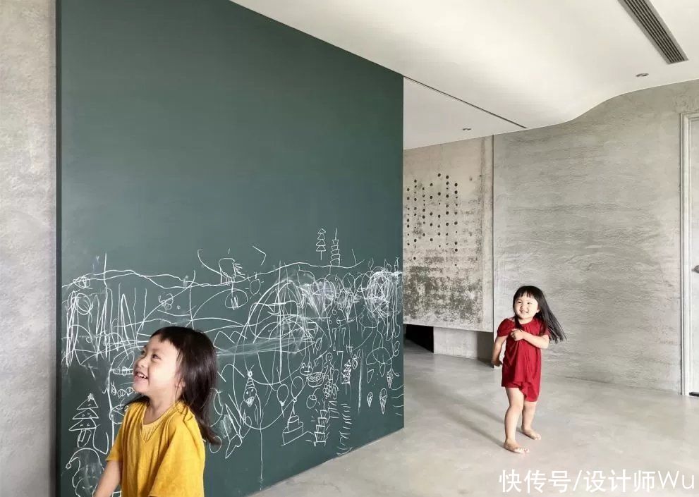 磁性|家里DIY黑板墙超简单，让孩子尽情挥洒想像力