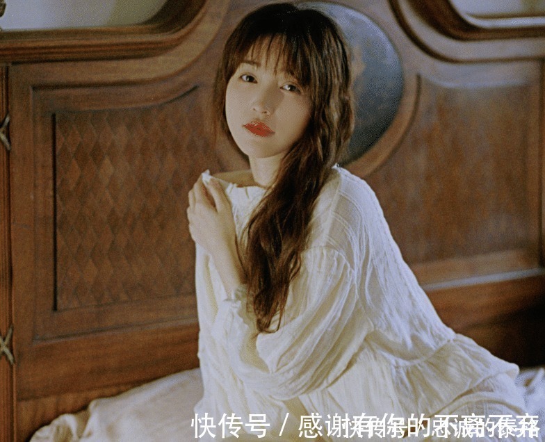 金莎|金莎出席活动,现场高清怼脸照曝光,婴儿肥明显,气质绝了