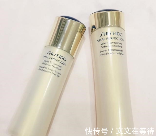 女人|适合35岁女人用的水乳,抗皱还补水,难怪看起来比同龄人年轻十岁!