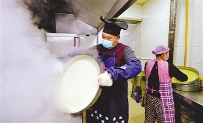 一碗凉皮·一座城