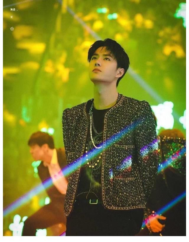 家族|王一博“綠色環(huán)保”家族演唱會(huì)，一曲《無(wú)感》扭到你心里了沒(méi)？