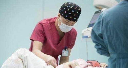 初产妇|很多医院让男医生接生,不会引起产妇反感吗?不妨听听医生的解释