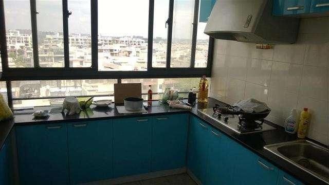 50平|老婆嫌50平太小,竟把阳台改成厨房,没想到邻居却上门找茬