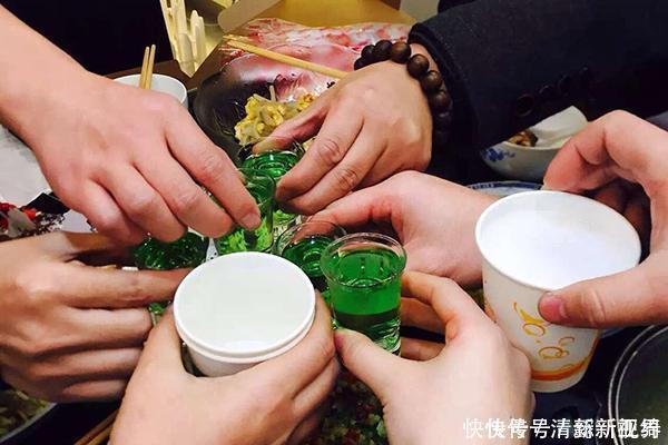 代谢|每天少量饮酒,和偶尔大醉一次,哪种更伤肝研究结果已出炉