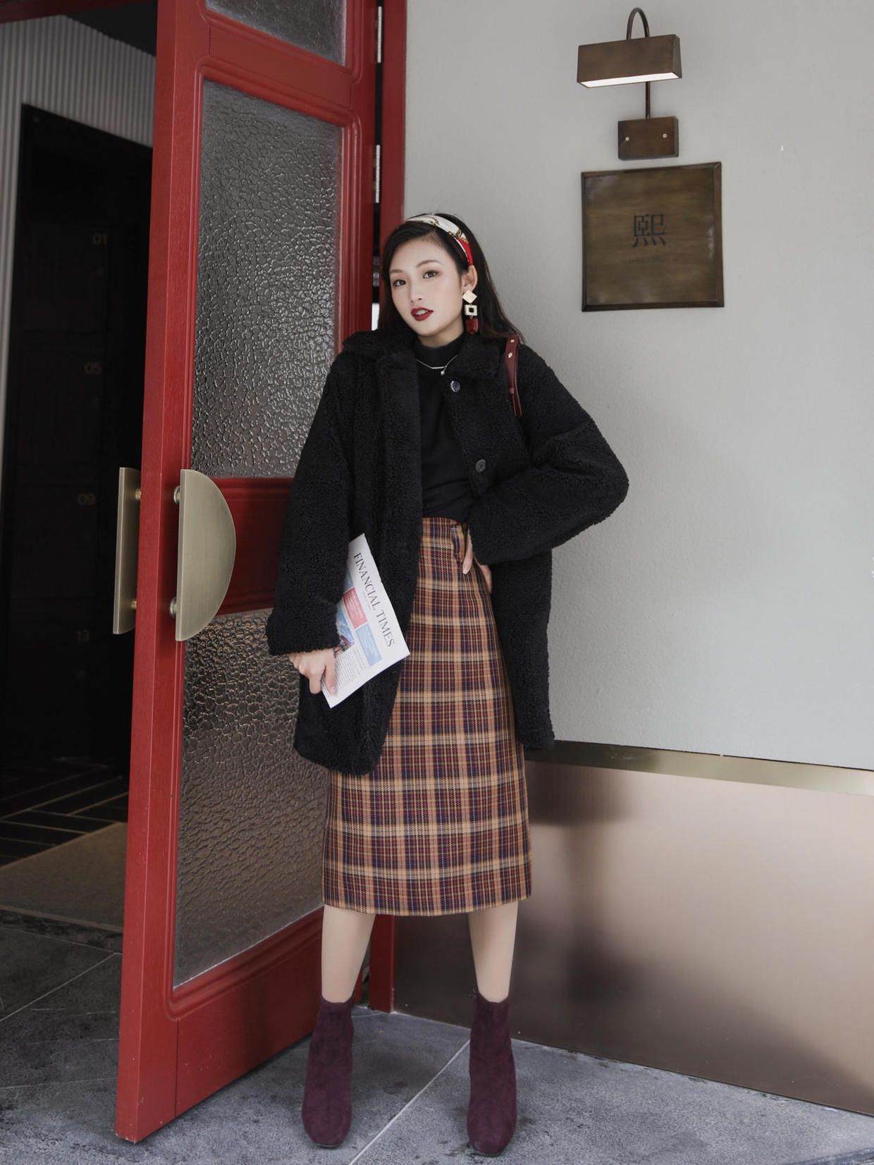 小姐姐 冬天也不要总穿裤子,这些半身裙优雅温柔又百搭,让你穿出气质美