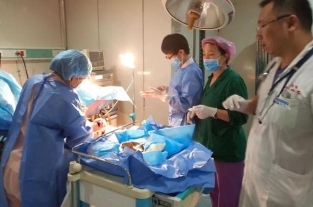 顺产|丈夫陪产时,妻子对其''口吐芬芳'',丈夫一巴掌下去世界都安静了