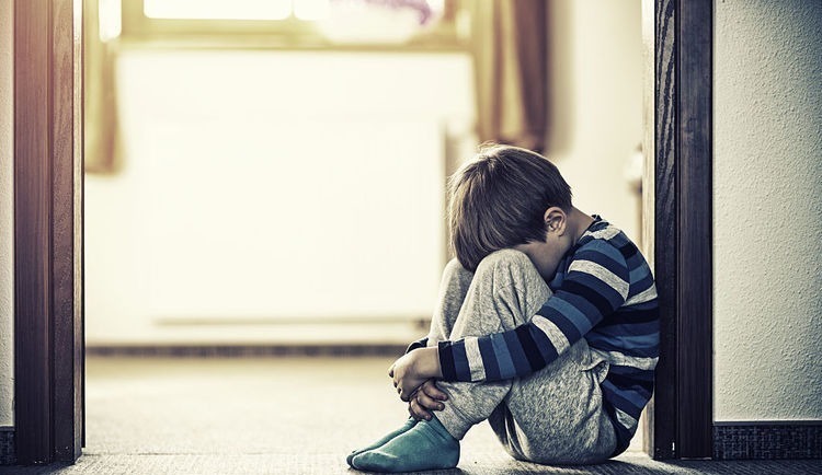 衣服|穿“二手衣服”长大的孩子,长大后承受不了三种压力,原因很现实