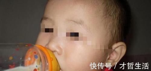 宝妈|1岁儿子只喝奶奶冲的奶粉，宝爸觉得不对劲，偷尝一口后无奈叹气