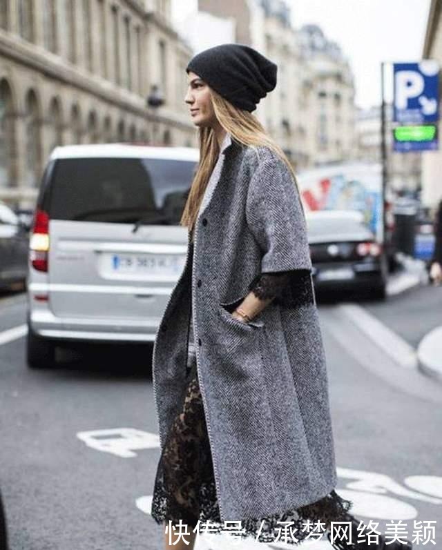  今年冬天“大衣+帽子”火了，时髦保暖还显脸小，潮人们都上头了