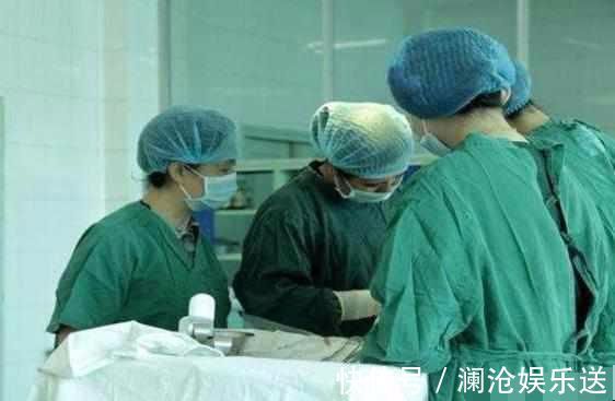 怀孕|女子第9次怀孕,在医院躺了7个月,宝宝出生后,护士不肯去抱